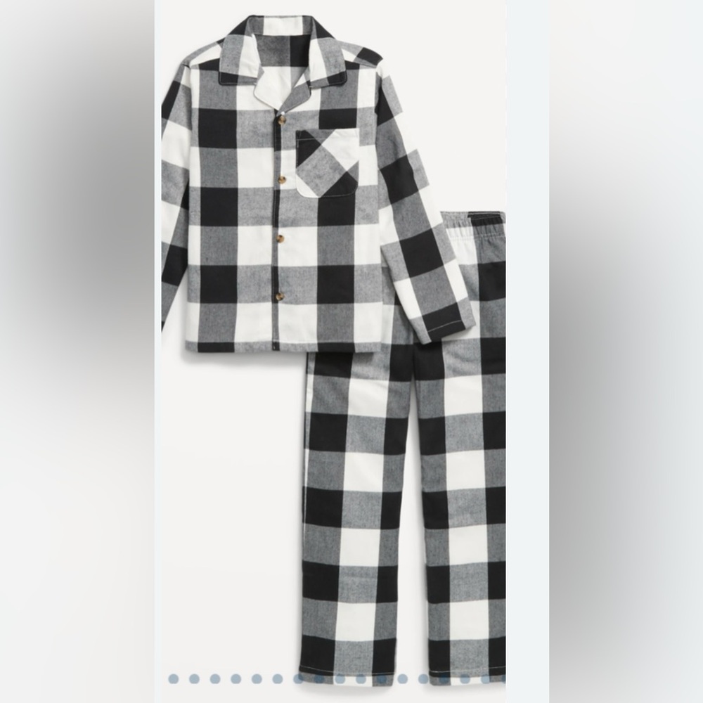 Old navy flannel pajamas
